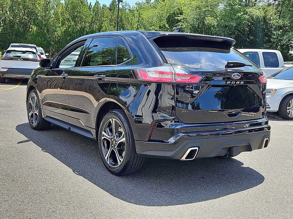 Ford Edge      2023