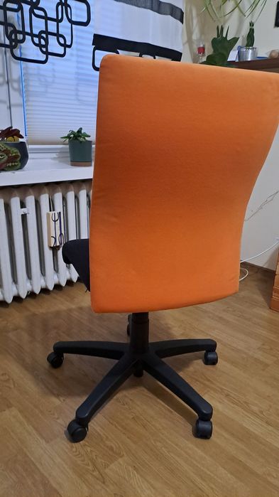 Sprzedam krzesło do biurka