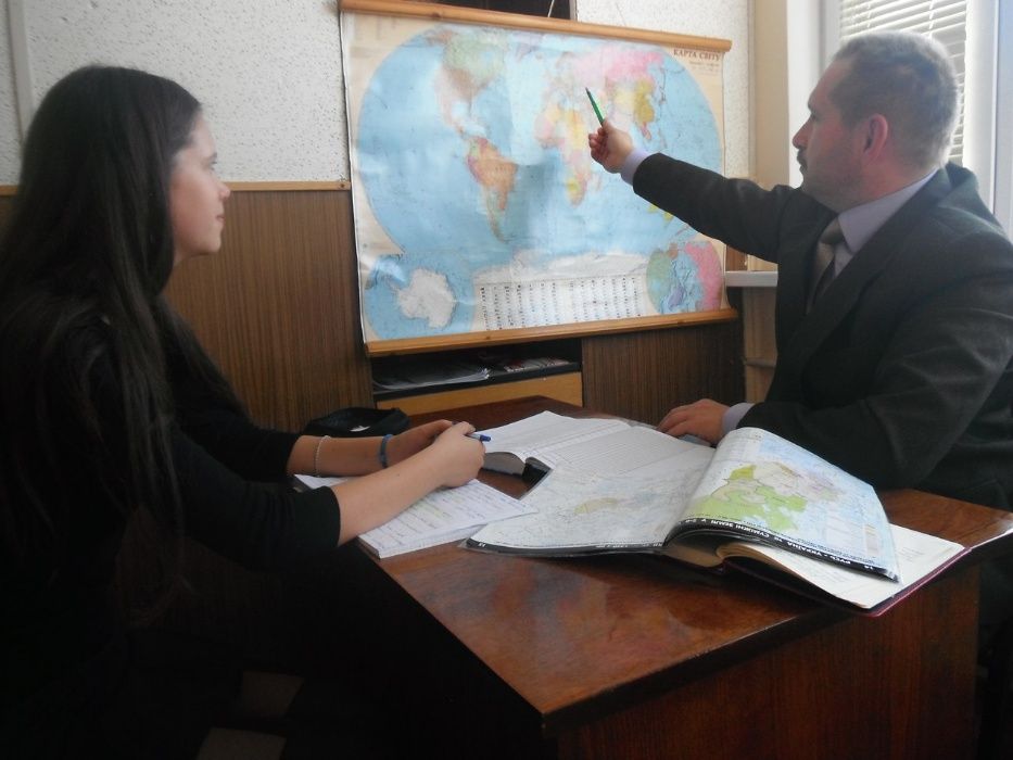 Репетитор онлайн: математика/фізика, хімія/біологія, історія/географія