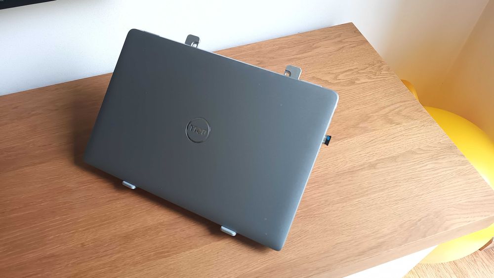 Nowa regulowana, aluminiowa podstawka pod laptopa lub tablet