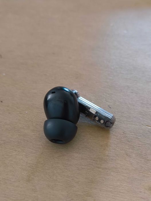 Nothing Ear (2) preto _ peças (caixa carregamento sem fios + earbud direito), usado em condição como novo