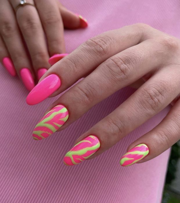 Маникюр ,наращивание ногтей укріплення