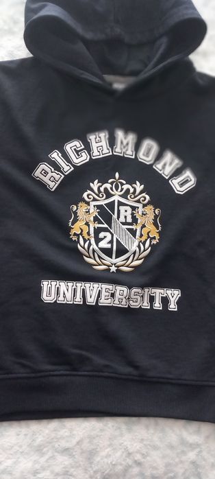 Camisolas com Capuz Menino Tam 6 Anos  ( Portes Incluídos)