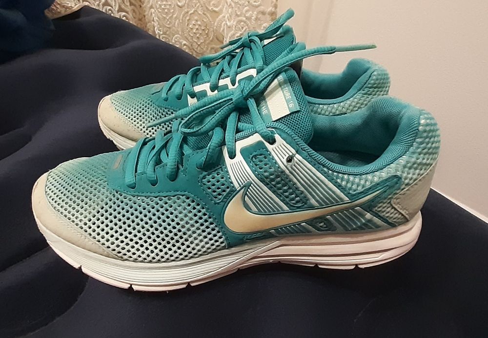 Кросівки Nike ,розмір 39