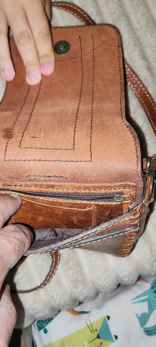 Mala tiracolo castanha