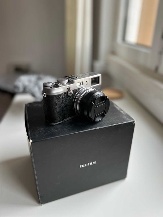 Camera Fujifilm X100
