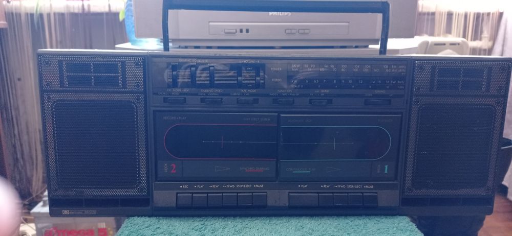 Продам касетну магнітолу Finlux