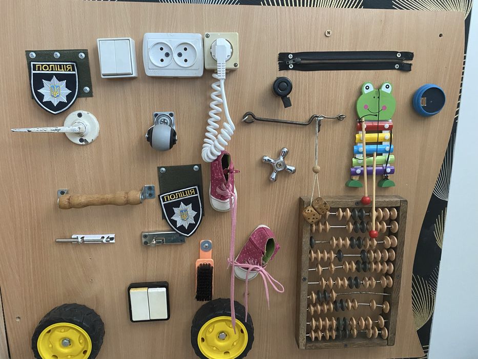 Бізідошка на стіну ручної роботи