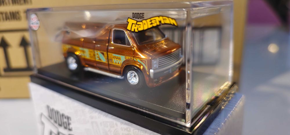 Hot Wheels RLC ‘70s Dodge Tradesman Van