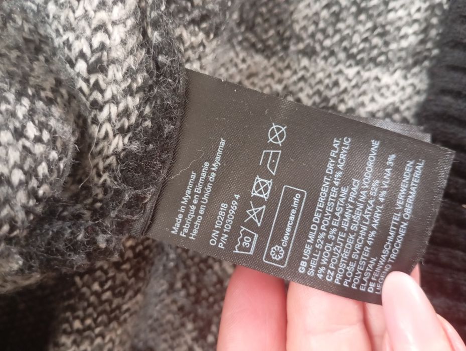H&M L czarno-biały pudełkowy sweter z wełną oversize skandynawski wzór