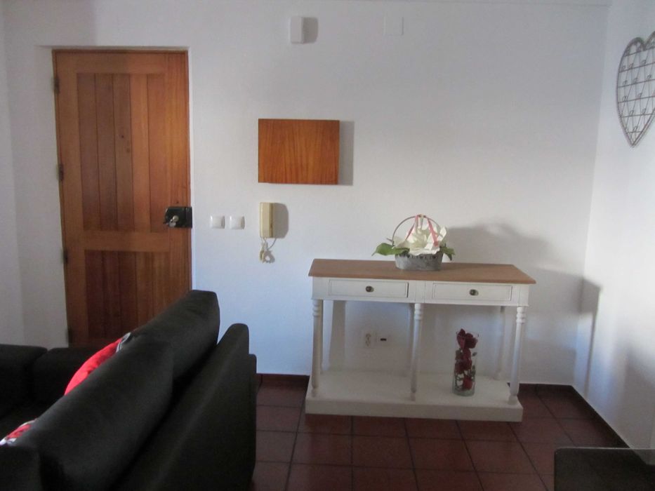 T2 c/terraço , disponivel  8 a 15 Agosto