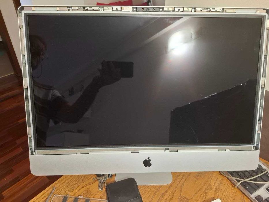 iMac 27" A1312 Mid 2010 – Avariado | Para Peças ou Reparação