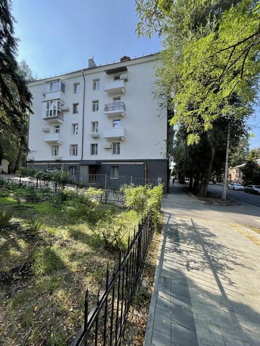 Без комиссии риелтору Продам двухком. кваритру ул Ефремова Ворошилова