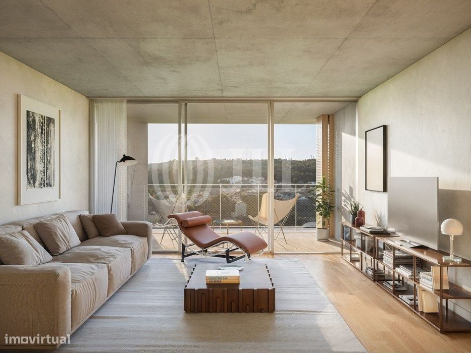 Apartamento T3 no condomínio Bonsant, em Lisboa