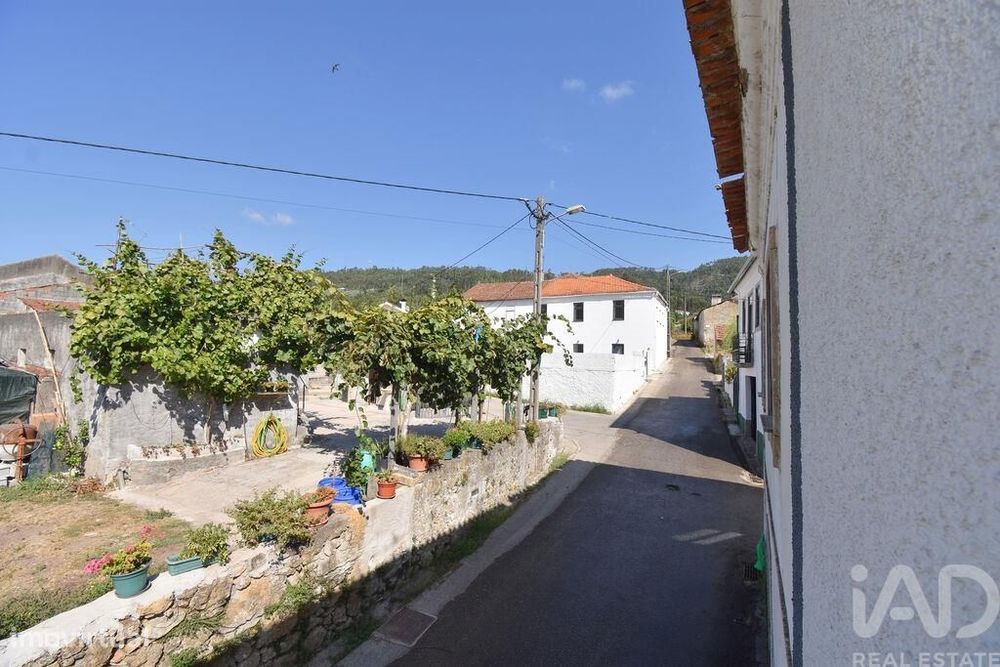 Moradia geminada T3 em São Miguel, Santa Eufémia e Rabaçal de 310 m2