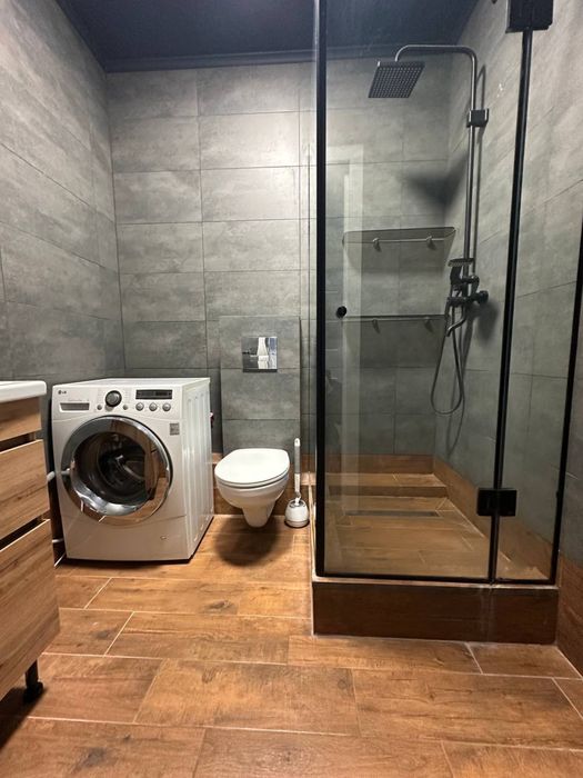 Здам в оренду сучасну 2кімн квартиру (будинок з генератором)