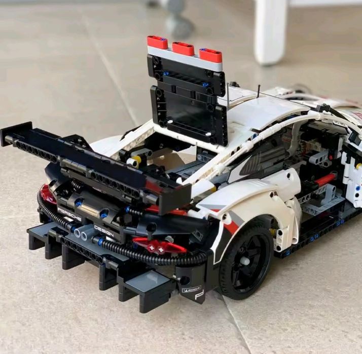 Конструктор  Porsche 911 RSR (42096)