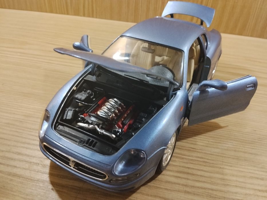 Модель машины авто Maserati 3200 gt 1998 1:18 burago Мазерати Металл