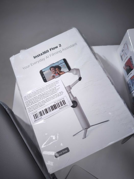 Триосьовий стабілізатор Insta360 Flow 2/ Flow 2 PRO + кейс