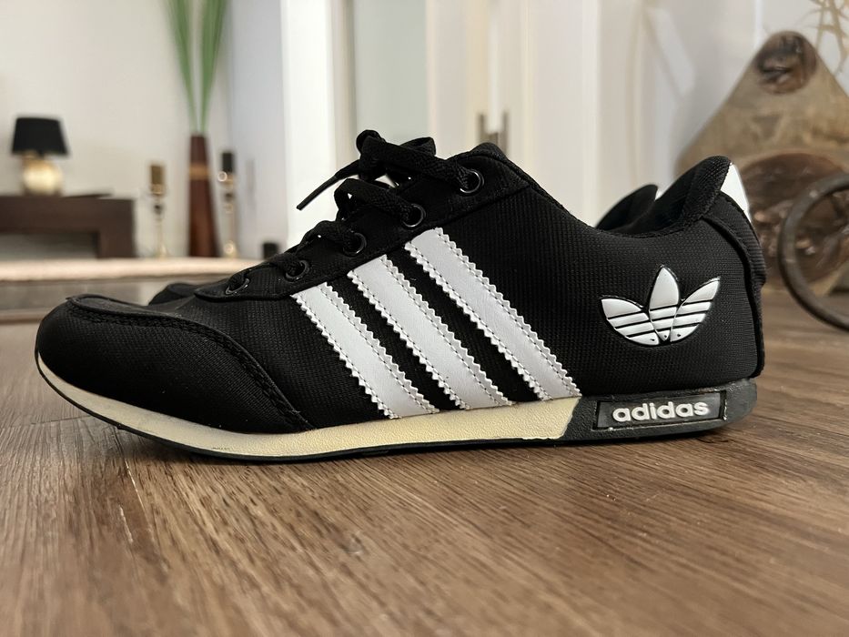 Ténis Adidas Unisex.