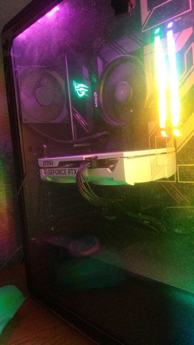 Gráfica MSI GeForce RTX 5060 VENTUS 2X OC 8GB GDDR7