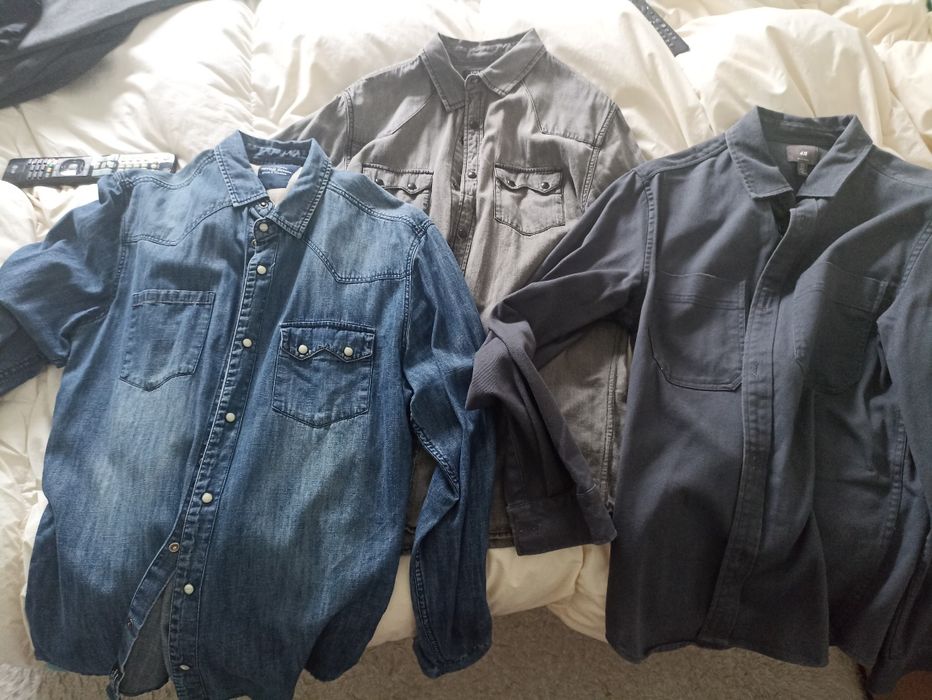 4 camisas de várias marcas tamanho S e M