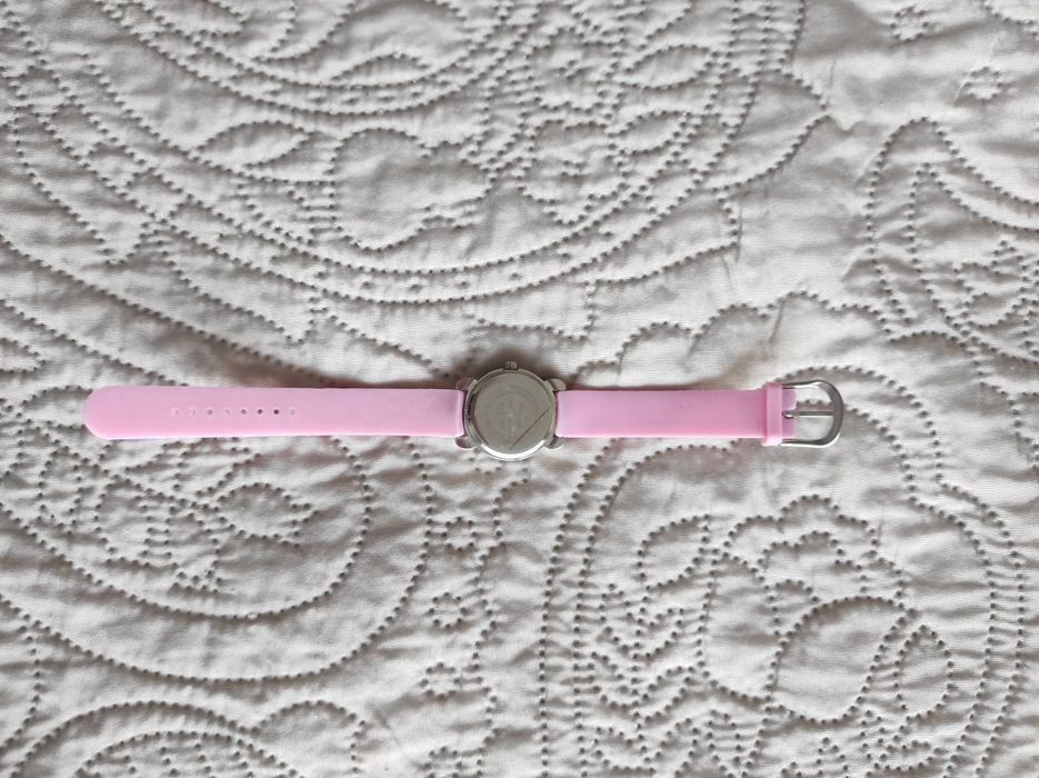 Śliczny zegarek dziewczęcy