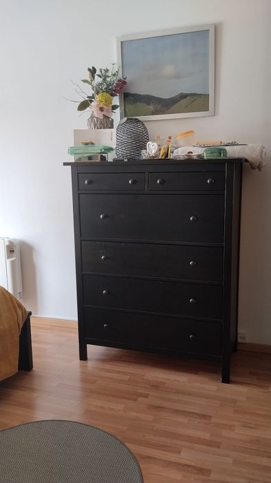 Cómoda IKEA modelo HEMNES