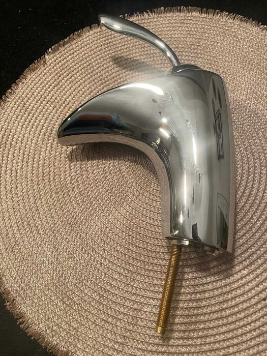 Conjunto de torneiras em cascata de WC