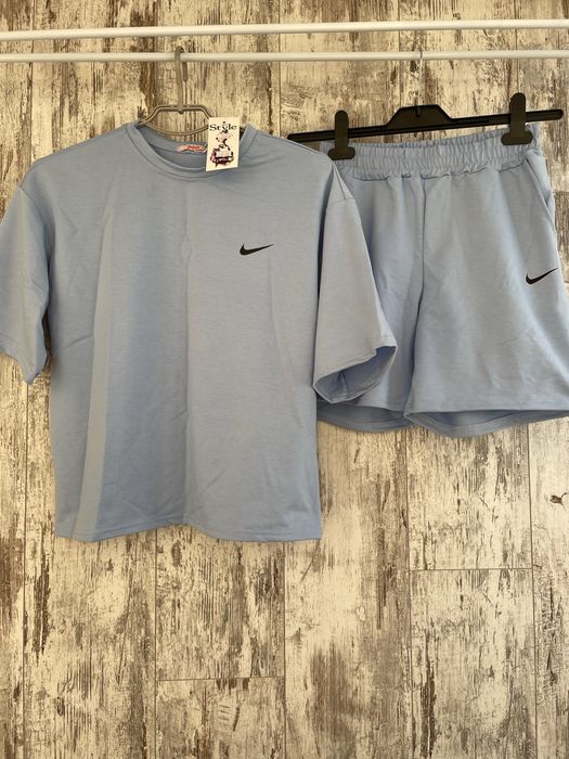 Костюм жіночий nike з шортами та футболкою, блакитний, розмір s-m
