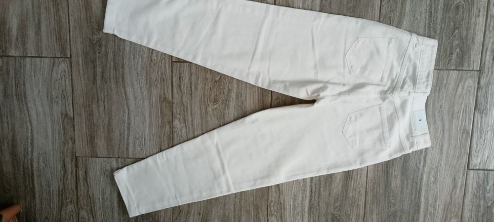 Nowe dżinsy Mohito R32 XXS