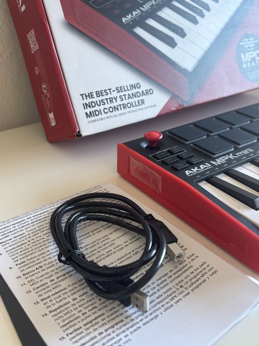 Akai Professional MPK Mini mk3 Controlador MIDI usb 25 Teclas Novo