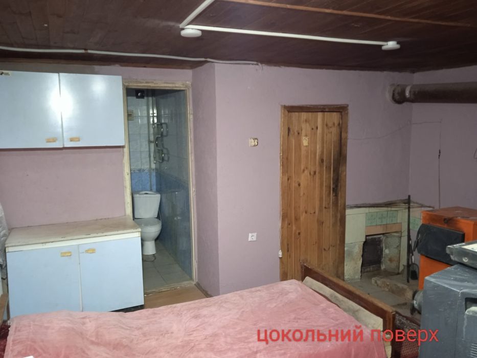 Продам БУДИНОК .Газ,світло,свердловина,10 соток землі