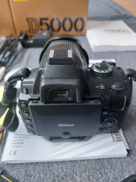 Nikon D5000 plus obiektyw Nikkor 18-105 ,zestaw