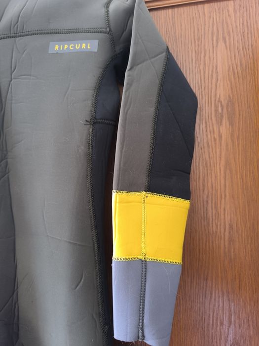 Fato de Surf Rip Curl 4/3 mm – Tamanho 16 anos