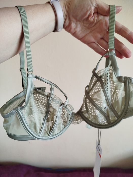 Бюстгальтер 2 шт нові sinsay 80B