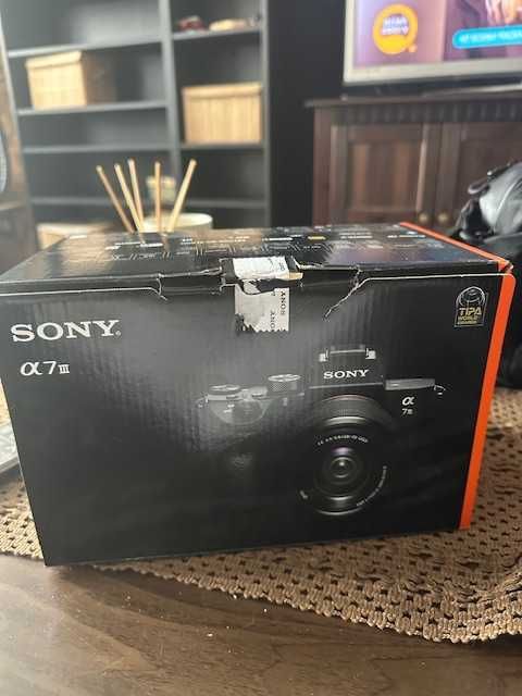 Aparat bezlusterkowy SONY Alpha A7 III ) Body + Obiektyw