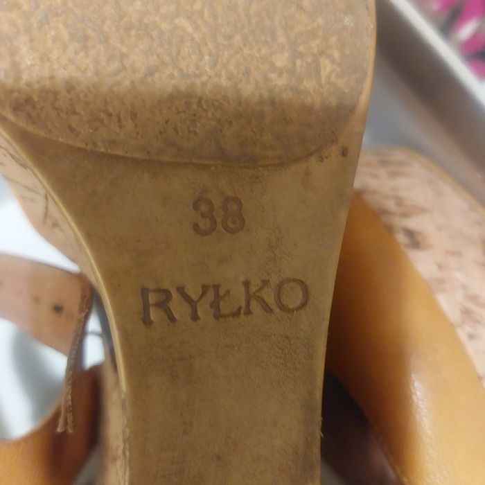 Zestaw/ Paka 5 szt ubrań + sandały gratis. L