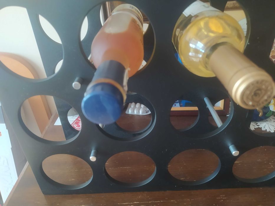 Stojak na 12  butelek wina