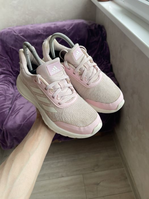 Кросівки оришінал Adidas розмір 34 устілка 21 см