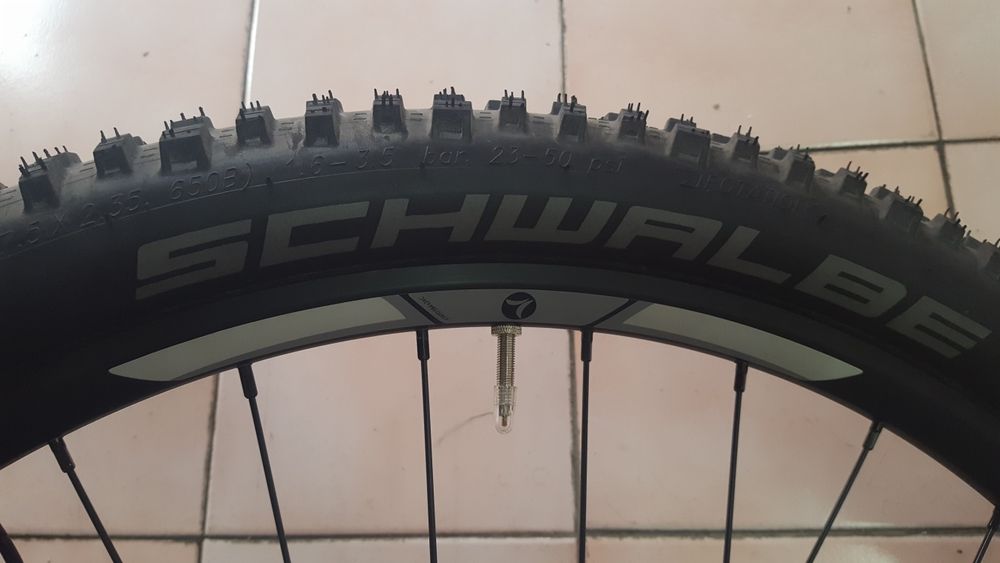 Pneus 27,5 /  2.4 e selins