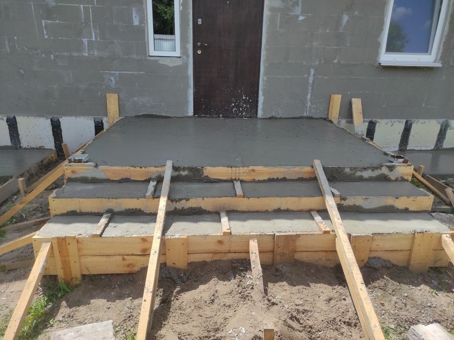 Отмостка  Сходи Крильце Майданчик Бетонні роботи