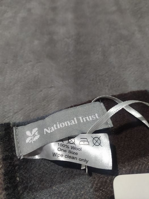 National trust шарф