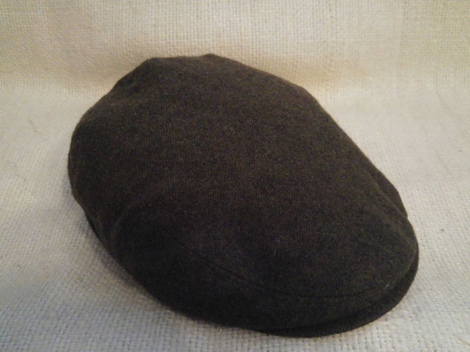 Kaszkiet, czapka męska wełniana z nausznikami
