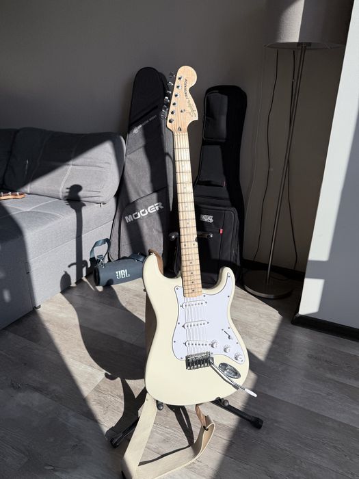 Электрогитара Squire Stratocaster mn Olympic White