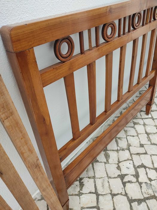 Cama de pessoa e meia com colchão