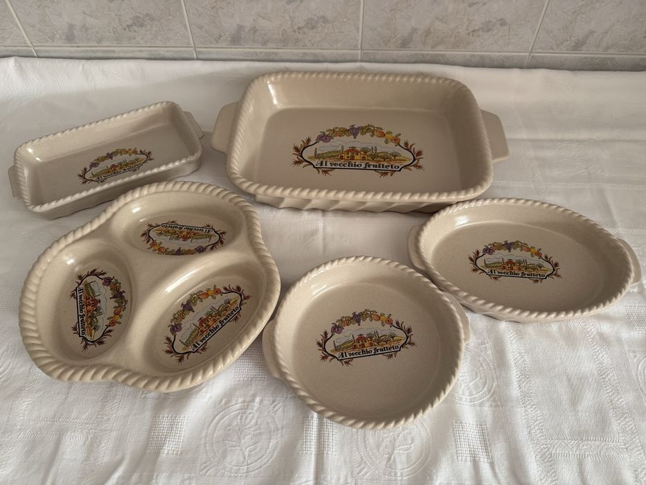 Conjunto de loiça decorativa