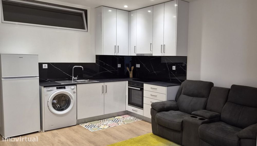 Apartamento T1+1 à beira-rio