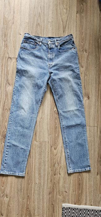 Levis spodnie damskie model 501 rozmiar W30 L32 używane niebieskie