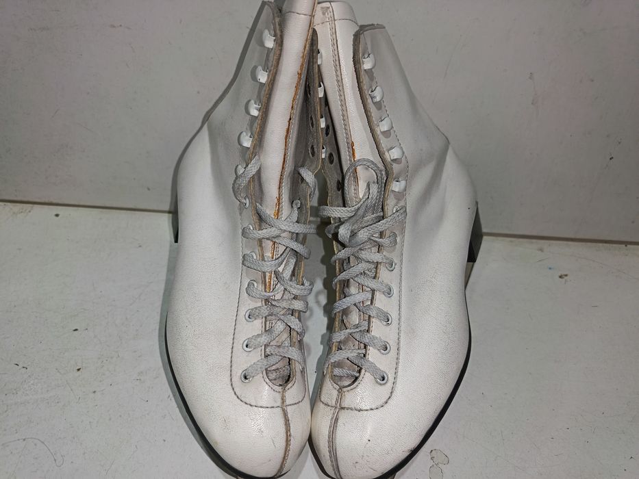 Łyżwy figurowe damskie skóra POLSPORT  rozmiar 38